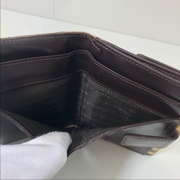 ❤️PRETTY❤️Authentic Burberry Wallet❤️ - Picture 4 of 10
